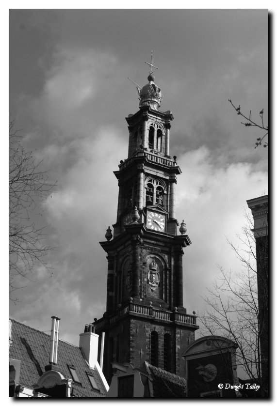 122_2220_bw